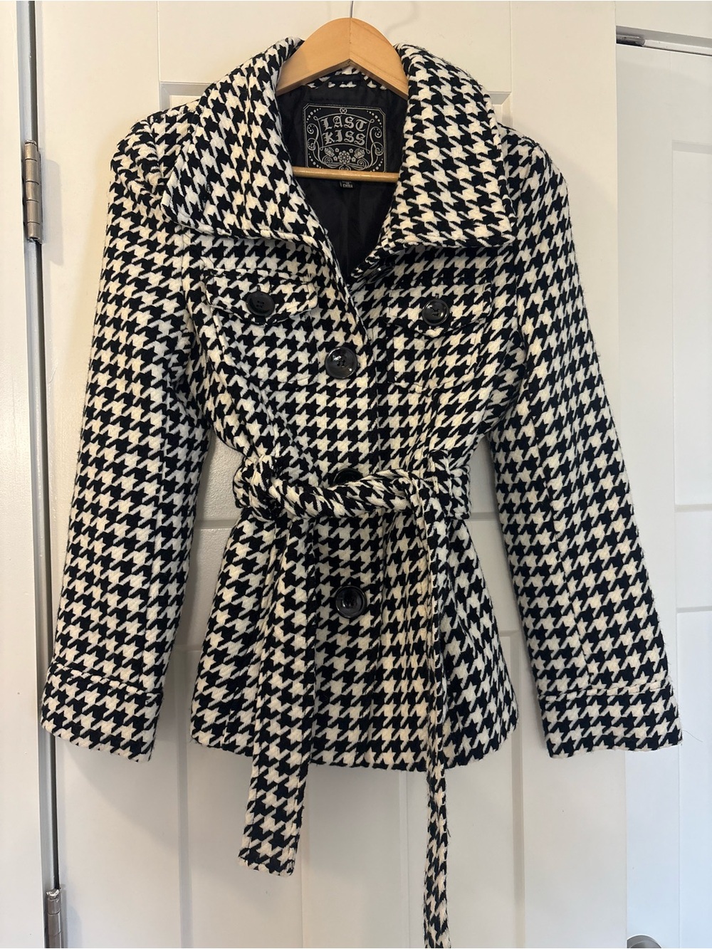 last kiss Black & White Houndstooth Belted Peacoat